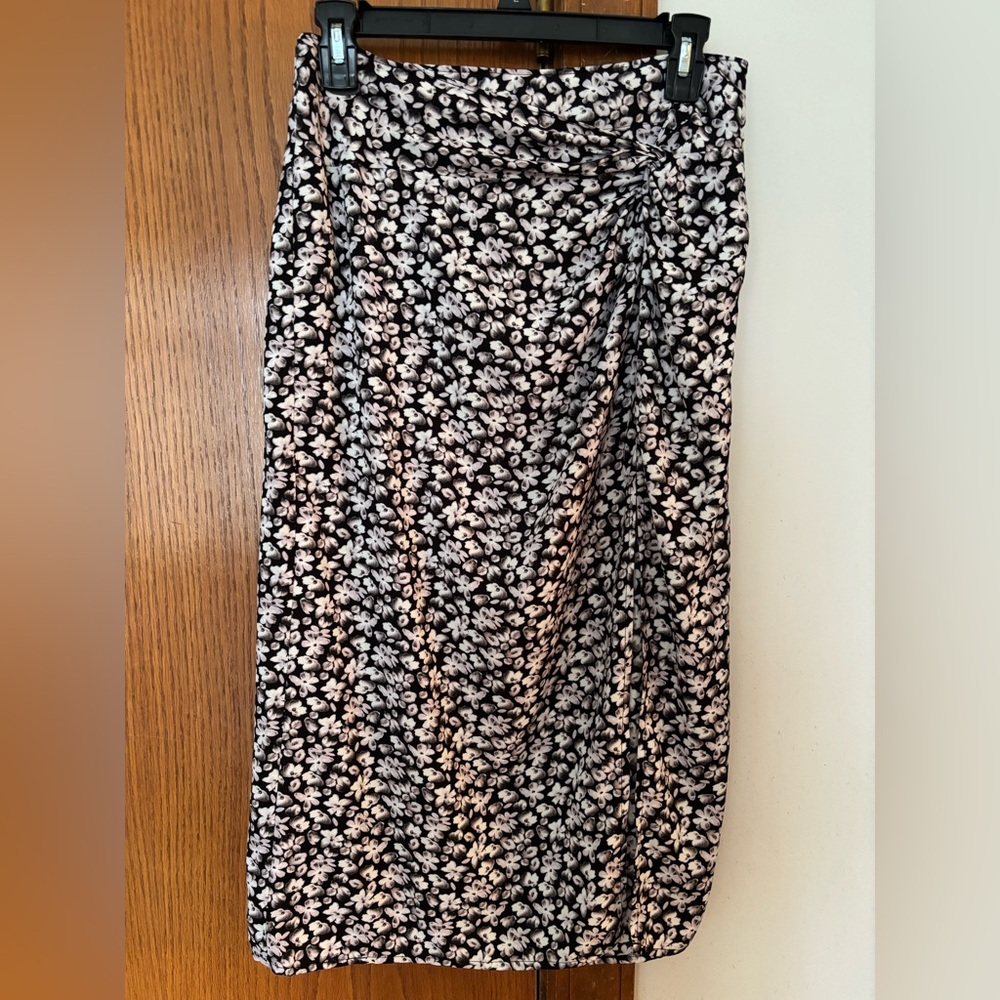 Abercrombie Floral Midi Skirt Size Medium